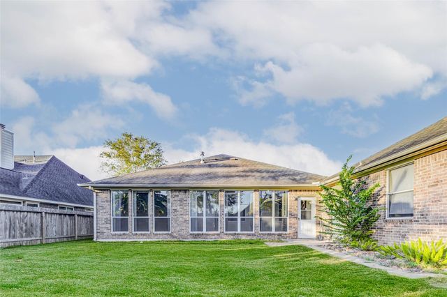 7903 S Wellington Court, Houston, TX 77055