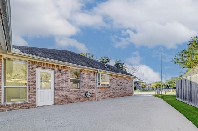 7903 S Wellington Court, Houston, TX 77055