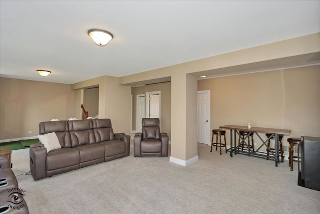 8638 SADDLEBRED Court, Frankfort, IL 60423