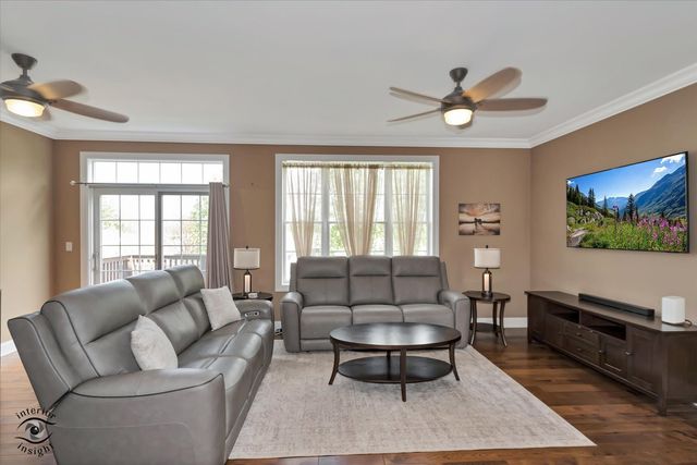 8638 SADDLEBRED Court, Frankfort, IL 60423