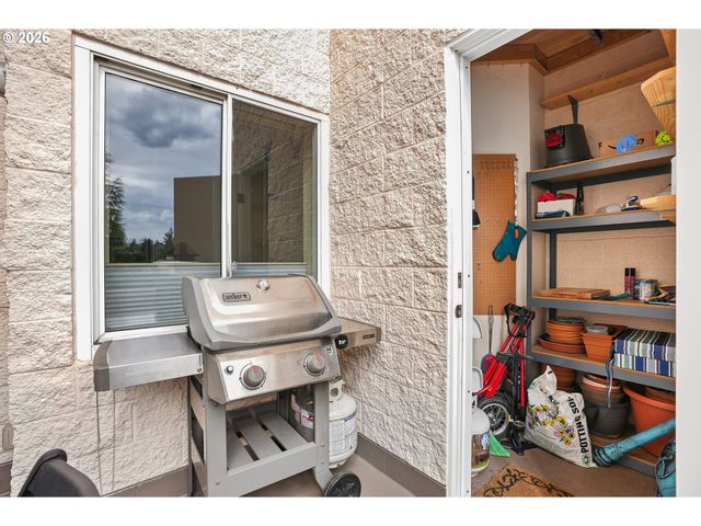 6665 W BURNSIDE St 430, Portland, OR 97210