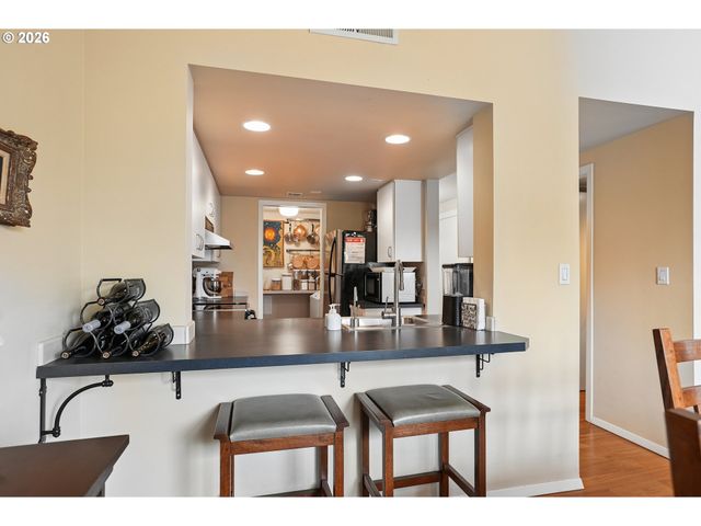 6665 W BURNSIDE St 430, Portland, OR 97210