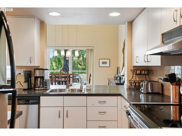 6665 W BURNSIDE St 430, Portland, OR 97210