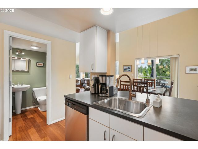 6665 W BURNSIDE St 430, Portland, OR 97210