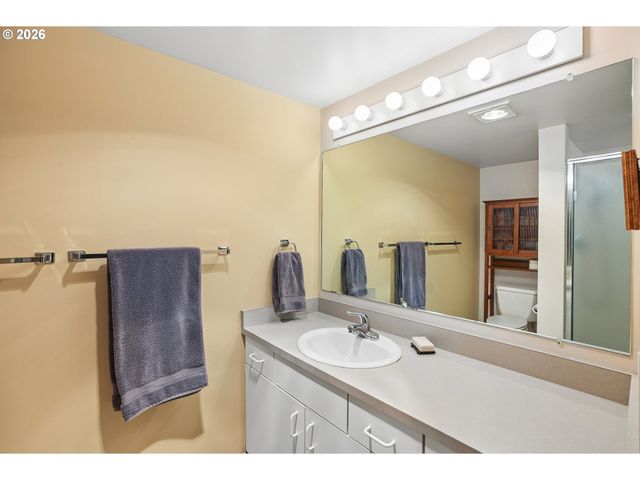 6665 W BURNSIDE St 430, Portland, OR 97210