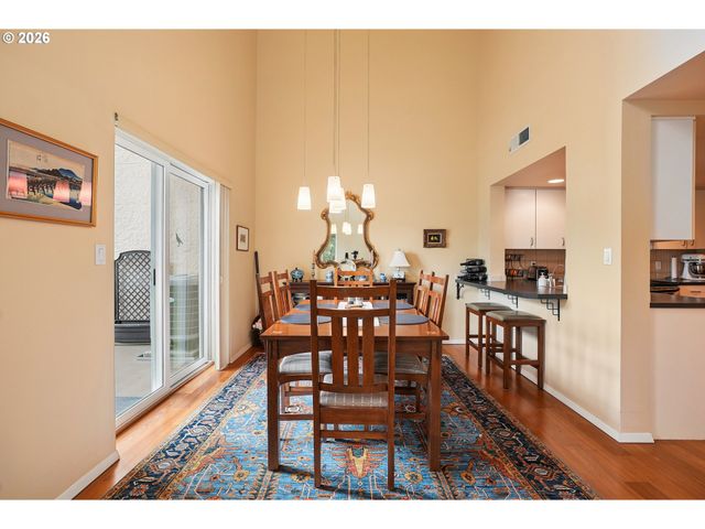 6665 W BURNSIDE St 430, Portland, OR 97210