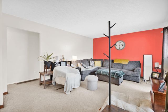 151 White Lane, Bedford, IN 47421