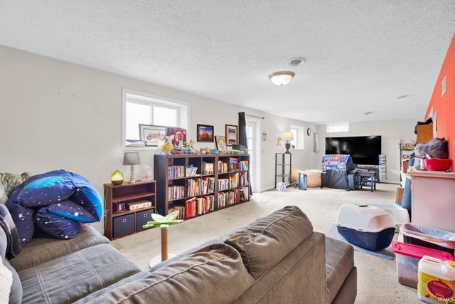 151 White Lane, Bedford, IN 47421