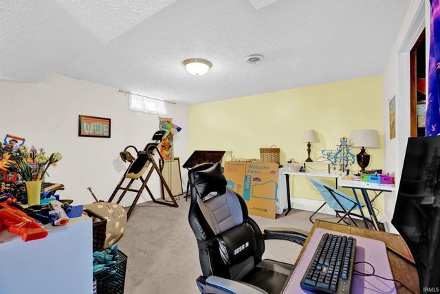 151 White Lane, Bedford, IN 47421