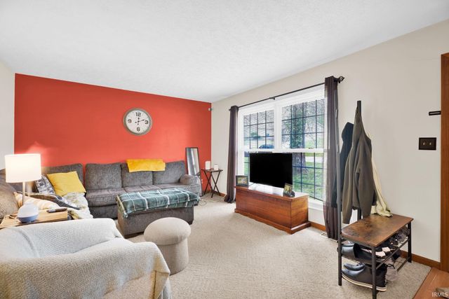 151 White Lane, Bedford, IN 47421