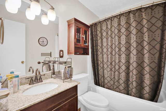 151 White Lane, Bedford, IN 47421