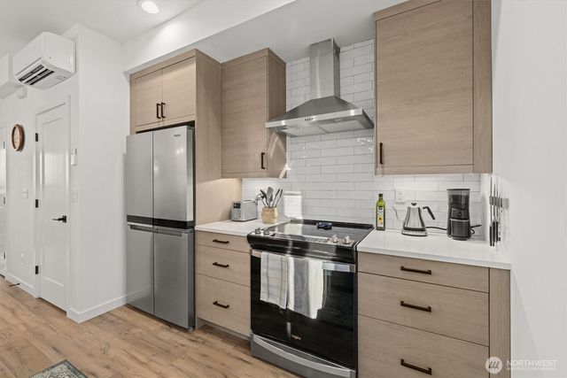 4203 SW Raymond Street, Seattle, WA 98136