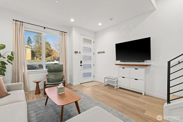 4203 SW Raymond Street, Seattle, WA 98136