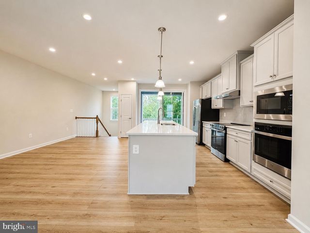 4843 BERRYFIELD LN, Fredericksburg, VA 22408
