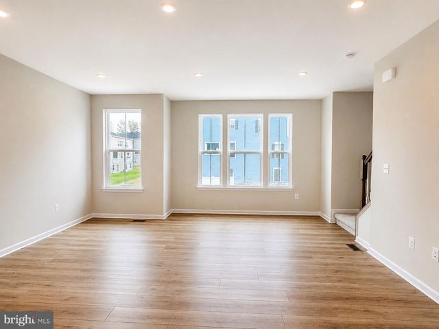 4843 BERRYFIELD LN, Fredericksburg, VA 22408