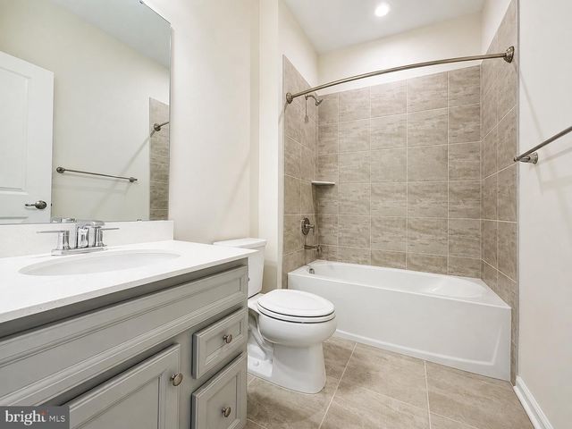 4843 BERRYFIELD LN, Fredericksburg, VA 22408
