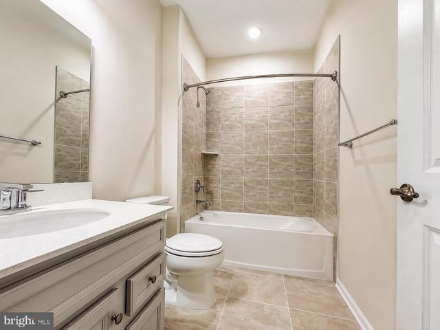 4843 BERRYFIELD LN, Fredericksburg, VA 22408