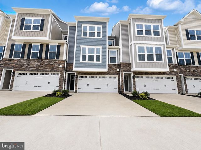 4843 BERRYFIELD LN, Fredericksburg, VA 22408
