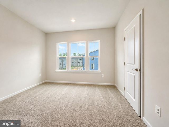 4843 BERRYFIELD LN, Fredericksburg, VA 22408