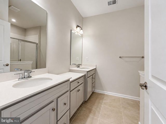 4843 BERRYFIELD LN, Fredericksburg, VA 22408