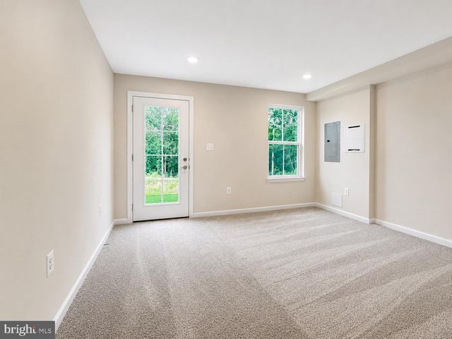 4843 BERRYFIELD LN, Fredericksburg, VA 22408