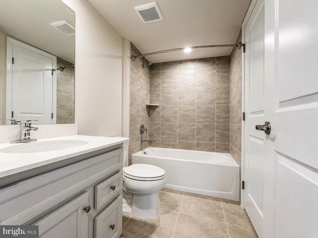 4843 BERRYFIELD LN, Fredericksburg, VA 22408