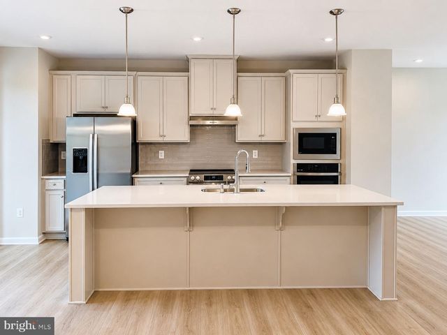 4843 BERRYFIELD LN, Fredericksburg, VA 22408