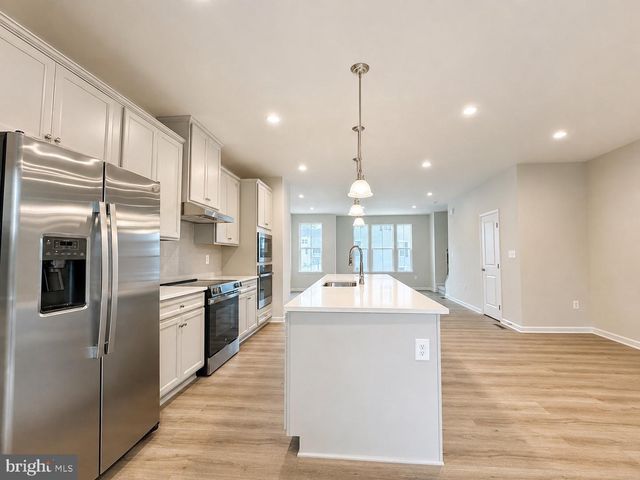4843 BERRYFIELD LN, Fredericksburg, VA 22408