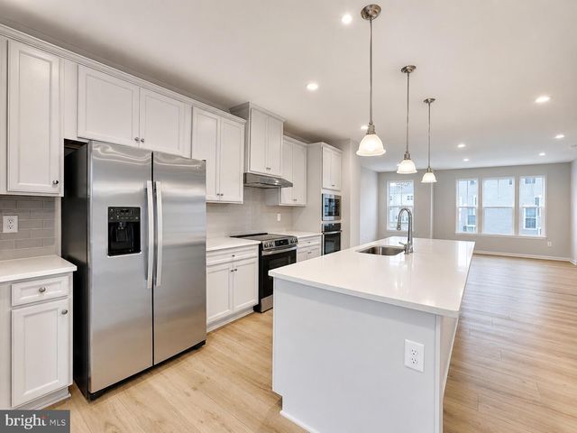 4843 BERRYFIELD LN, Fredericksburg, VA 22408