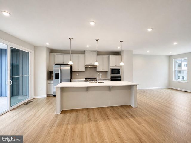 4843 BERRYFIELD LN, Fredericksburg, VA 22408