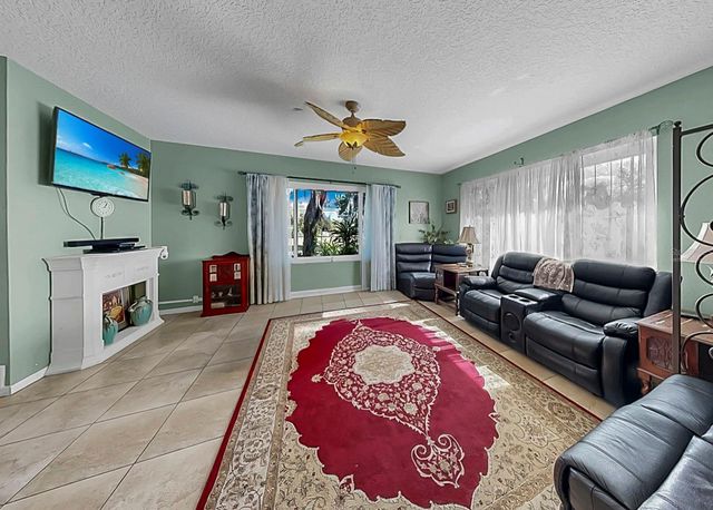 913 HELENA DRIVE, Brandon, FL 33511