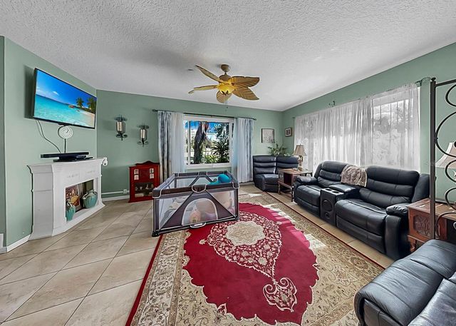 913 HELENA DRIVE, Brandon, FL 33511