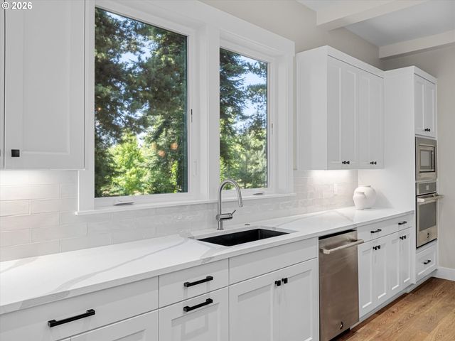 17680 STAFFORD Rd, Lake Oswego, OR 97034