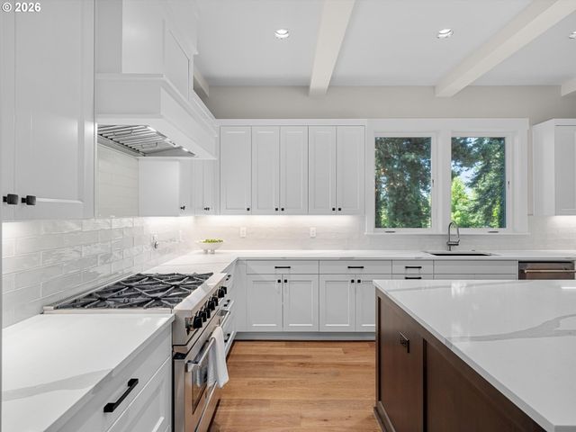 17680 STAFFORD Rd, Lake Oswego, OR 97034