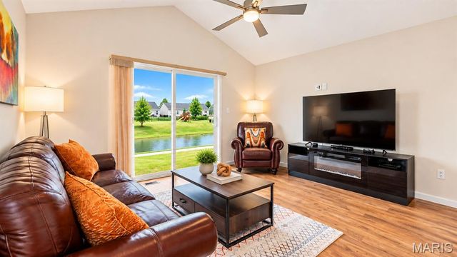 284 Crestfield Court, St Charles, MO 63301