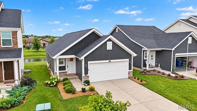 284 Crestfield Court, St Charles, MO 63301