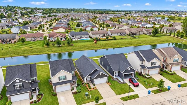 284 Crestfield Court, St Charles, MO 63301
