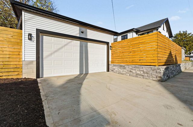 975 Carpenter Street, Columbus, OH 43206