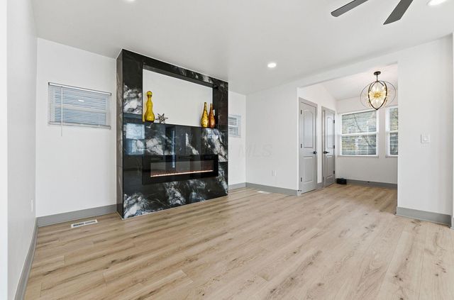 975 Carpenter Street, Columbus, OH 43206