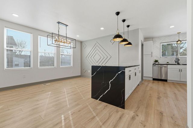 975 Carpenter Street, Columbus, OH 43206