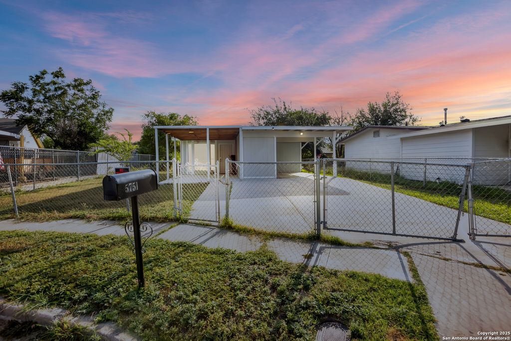 5751 Indian Sky, San Antonio, TX 78242