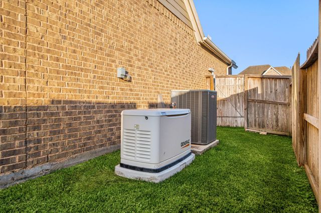 2011 Big Creek Way, Missouri City, TX 77459