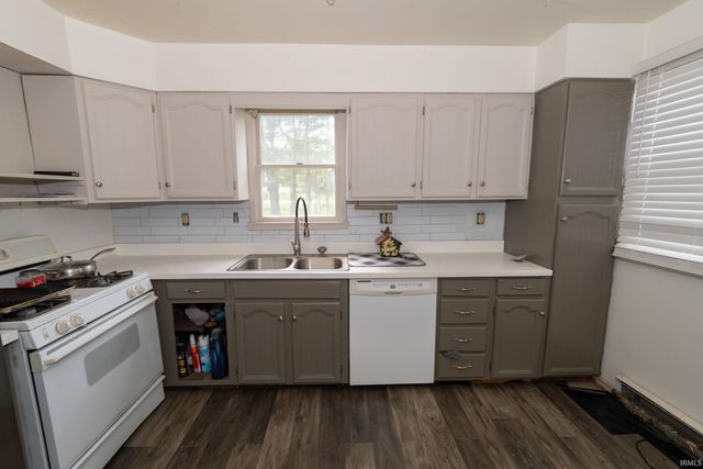 22 Shore Manor Court, Bristol, IN 46507