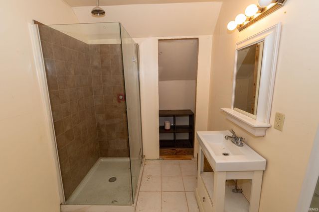22 Shore Manor Court, Bristol, IN 46507