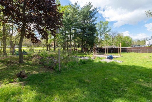 22 Shore Manor Court, Bristol, IN 46507