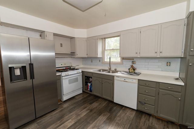22 Shore Manor Court, Bristol, IN 46507