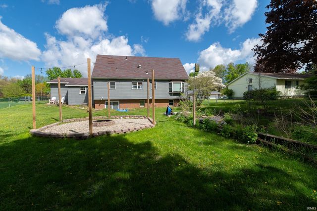 22 Shore Manor Court, Bristol, IN 46507