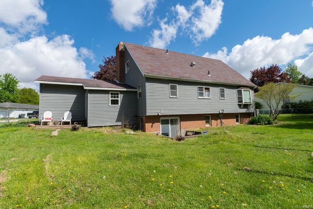 22 Shore Manor Court, Bristol, IN 46507