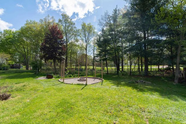22 Shore Manor Court, Bristol, IN 46507