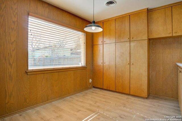 150 Sprucewood, San Antonio, TX 78216